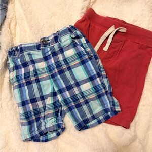 Bundle of 2 pairs of boys 5T shorts